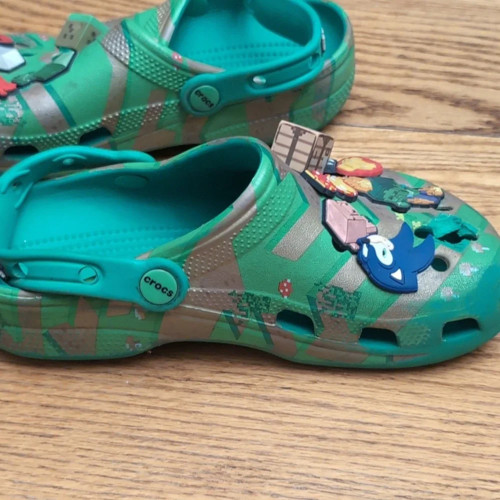 Crocs Minecraft Classic Clogs Unisex Kids J5 Green Bronze Slip On Jibbitz Print